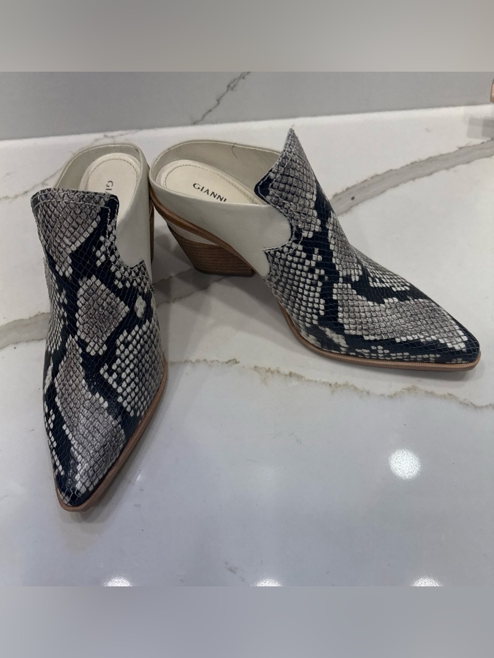 Gianni Bini 9 White Black Snakeskin Leather Slip On Mules Cowboy Heel NWOB
